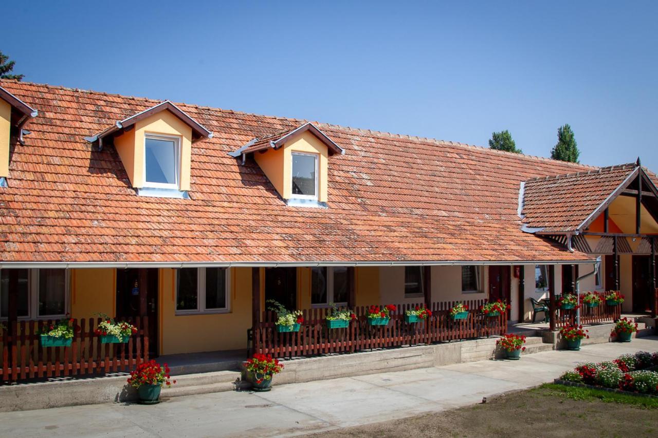 Casa Simon 3 Hotel Subotica Exterior foto